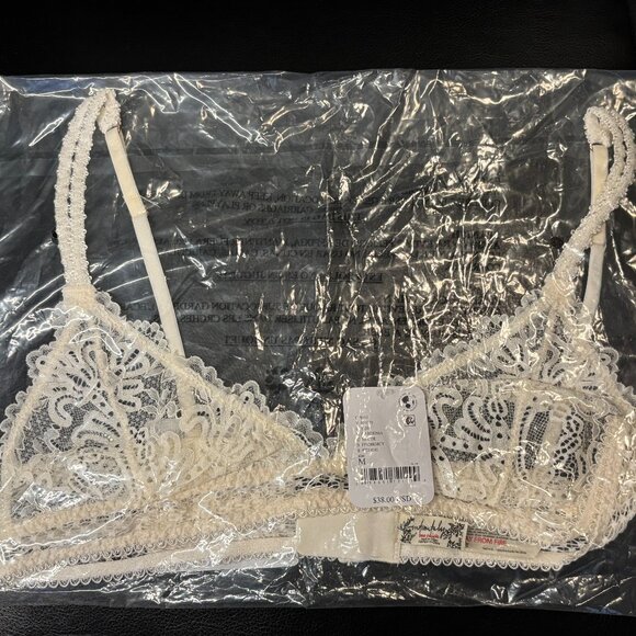 Free People - Lace Lover Bralette - Gardenia - Size Medium - NWT - Picture 2 of 4